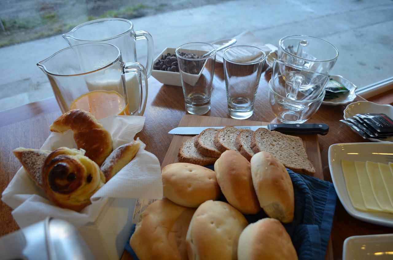 Hostal Camino De Santiago ปวยร์โตนาตาเลส ภายนอก รูปภาพ