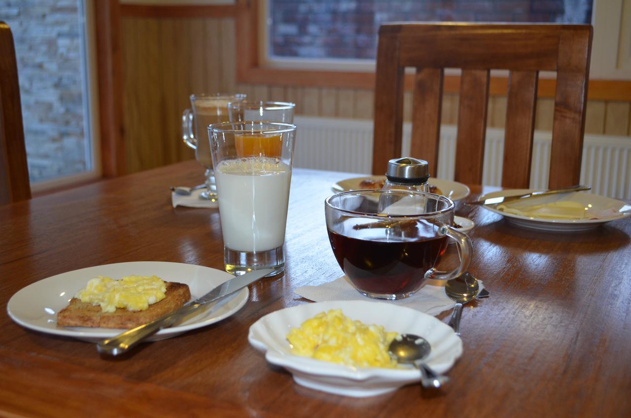 Hostal Camino De Santiago ปวยร์โตนาตาเลส ภายนอก รูปภาพ