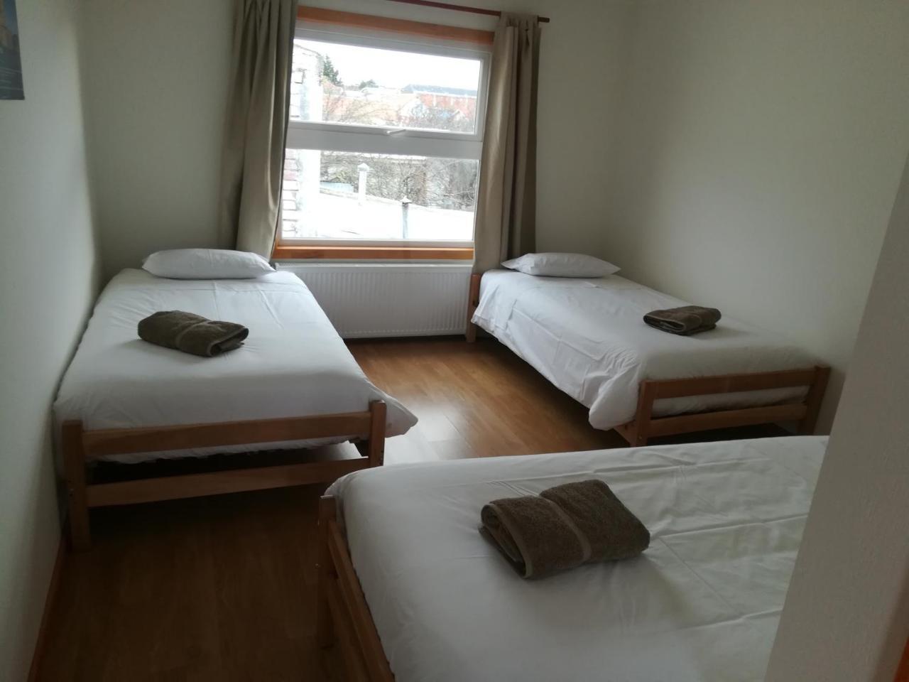Hostal Camino De Santiago ปวยร์โตนาตาเลส ภายนอก รูปภาพ